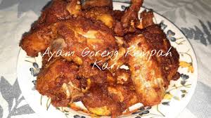 Ayam goreng populer karena kelezatannya dan dapat dimakan baik baru dimasak maupun sudah dingin sebagai makanan piknik atau cara memasak ayam goreng. Ayam Goreng Rempah Kari Ani Sarawak Youtube