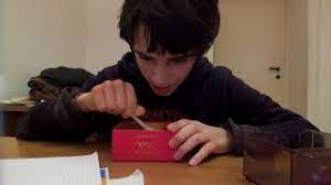 Con la dichiarazione viene depositato l'atto di nascita, ossia quel documento in cui sono indicate le generalità del bambino e dei suoi genitori. Tutto Puo Succedere Il Provino Di Roberto Nocchi Youtube