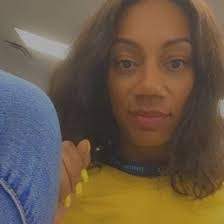 Sheena Arnold's Instagram, Twitter & Facebook