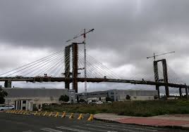 El Gobierno deja a medias la obra del puente del Centenario
