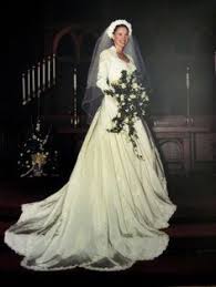 Stai cercando l'abito da sposa? 460 Idee Su Abiti Da Sposa Anni 30 40 50 60 Abiti Da Sposa Abiti Sposa
