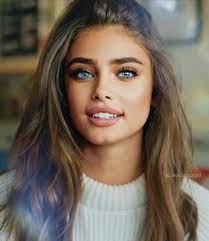 Pin By Johnny Bravo On Taylor Marie Hill Brunette Blue Eyes Brown Hair Blue Eyes Gorgeous Eyes