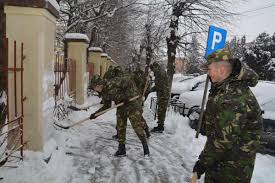 Although it used to be the shopping street of sibiu, i wouldn't recommend to go there for shopping, more to have a drink, find some souvenirs or just walking and admiring the architecture of the buildings. Academia ForÅ£elor Terestre A Dat Curs Apelului PrimÄriei Actualitate Tribuna