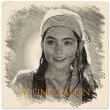 TheOutpost everyone say "Awww Baby Talon!" LOL! Love love #BellaPadden she  is awesome as young Talon! @outpostseries @OutpostSource @OutpostOrder  @dougpasko @Dean_Devlin @TheCW #Blackbloods #LongLiveTheOutpost