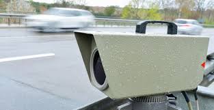 Bremer Polizei Kritisiert Warnungen Vor Blitzern Autos Polizei Kleinwagen