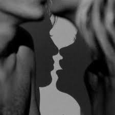 Black And White Kissing Aesthetic French Kiss Find Somebody To Kiss Find Somebody To Loveyou Cananybodyfindmesomebodytolove French Kiss Find Somebody To K Black And White Photo Aesthetic