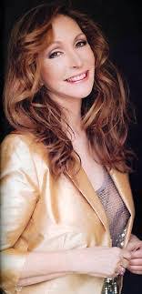 Lucy Pereda's Instagram, Twitter & Facebook