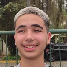 Cara,eu fico me perguntando: cadê os pais dos filhos da maioria das mães  que aqui estão? Me pergunto tbm : será que se separaram após descobrir que  o filho é autista?🤔🤔🤔