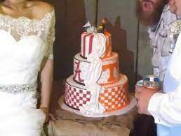Our Al Vs Tn House Divided Wedding Cake Tennessee Wedding House Divided Wedding Football Wedding