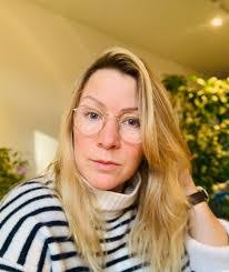 Amy Batchelor's Instagram, Twitter & Facebook