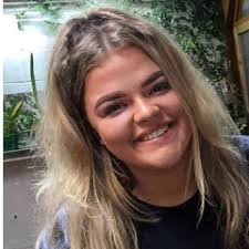 Demi Lamb's Instagram, Twitter & Facebook