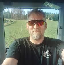 Hello ATC owners, i have seen that someon has upgradet the Front bed  lifters. I like to do that too because we put a heavier matress and the  froli system