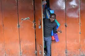 Kenya is extending the nationwide curfew and lockdown in the country's four regions for another 21 days in an effort to contain the coronavirus, president uhuru kenyatta said saturday. Kenya Goes Into Dusk To Dawn Curfew As Contact Tracing Expands To 1 000 The East African
