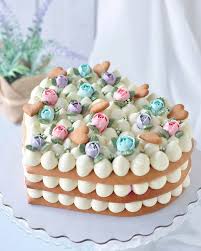 Scarica subito la foto torta di compleanno a forma di cuore. Cream Tart A Forma Di Cuore Per San Valentino Gallery Per Ispirarsi