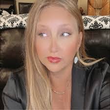 Carol Pentz's Instagram, Twitter & Facebook