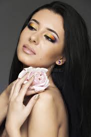 Portrait D'une Belle Jolie Femme Blanche Avec Le Long Ha Droit Image stock 