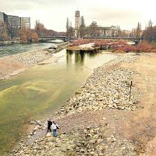 Die straße isarbalkon corneliusbrücke liegt in münchen (bayern). Isar Renaturierung Vor Dem Grossen Finale Stadt Munchen