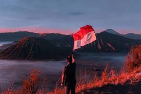 Gambar foto lukisan pemandangan alam gunung, desa, kampung, kota, bawah laut, hitam putih, crayon, pegunungan, hutan, sawah, pedesaan, hd, pensil, sunset. Rekomendasi Spot Terbaik Menikmati Keindahan Sunrise Di Gunung Bromo