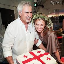Валерий меладзе и альбина джанабаева поженились в 2014 году. Idealnaya Para Dzhanabaeva Publichno Priznalas V Lyubvi Meladze 7dnej Ru