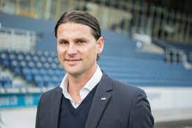 Press conference with young boys coach gerardo seoane and player kevin mbabu ahead of the champions league game. Gerardo Seoane Ist Trotz Fehlender Erfahrung Vielleicht Eine Gute Wahl Fur Den Fc Luzern Nzz