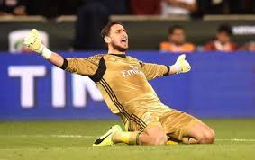 Благодаря успехам младшего брата, получил возможность вернуться в «милан» и антонио: Oficialno Donnarumma Prodlil Kontrakt S Milanom Readfootball