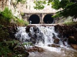 Tidak ada kemudahan disediakan dan jalan yang perlu ditempuh juga agak sedikit mencabar. 18 Terperangkap Insiden Kepala Air Di Gombak