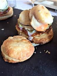 Bouchee Feuilletee De Saint Jacques Et Fondue De Poireaux Fondue De Poireaux Poireaux Feuillete