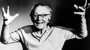 Orff schulwerk is a dynamic approach to music and movement education created by composer carl orff and his colleague gunild keetman. Carl Orff Zum 125 Geburtstag Ein Dreiklang Aus Musik Tanz Und Sprache News Und Kritik Br Klassik Bayerischer Rundfunk