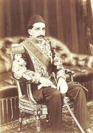 Abdülhamid han'ı daha yakından tanımak isteyenlere özel pek fazla bilinmeyen ve ilginç 10 bir gece yarısı başkatip esat bey çok önemli bir haberin imzalanması için abdülhamid'in kapısını çalmıştı. Sultan Abdulhamid Ii A Visionary Who Tried To Keep The Empire Alive Daily Sabah