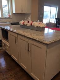 Waypoint 650f Painted Linen Cabinets Viscount White Granite Counter Tops White Granite Countertops Kitchen Facelift Kitchen Remodel