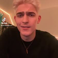 new sounds coming to y’all’s ears in 48 hours.. 👽🌸🦋💫 #moneywithme 💸✨