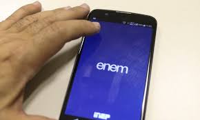 É proibida a entrada do participante no local de prova após o fechamento dos portões. Estudantes Fazem 1Âª Prova Do Enem 2020 Confira Horarios E O Que Levar Exame