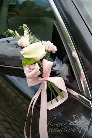 Ein autoschmuck verschönert jedes hochzeitsauto. Bride S Cars Autodeko Wedding Lande Leading Wedding Magazine Ideas Inspirations The Hottest New Wedding Trends Blumenschmuck Hochzeit Autodeko Hochzeit Autoschmuck Hochzeit