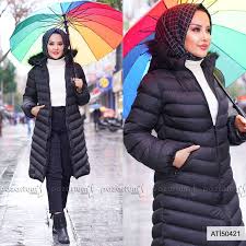 Kol Ucu Lastikli Model Olan Siyah Renkli Sisme Mont Yeni Sezon Modelleri Arasinda Yer Almaktadir Boydan Fermuarli Model Olan Sisme Mont K Moda Triko Kapusonlu