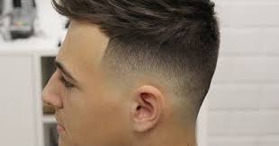 Gaya potongan rambut pria berikut ini akan menjadi trend hairstyle ditahun 2020. Model Dan Gaya Potongan Rambut Pria Pendek Terbaru Zhinka Diary
