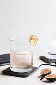Fig Vanilla Bean Gin Cocktail Sarah J Hauser Nourish Your Soul Lebensmittel Essen Cocktails Feigen