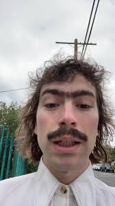 practicing español 😌 #fyp #spanish #wholesome #silly #compliments #music  #neighbors #nice #comedy