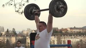 Nem tudott lassítani a népszerű sztár, a halála előtti napon is fellépése volt. Vilagbajnoki Gyozelem A Vilag Legerosebb Csaladja Facebook