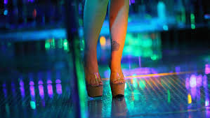 Working at a gentlemen's club. Lawsuit Knox Strippers Accuse Club Owners Of Illegal Work Conditions