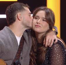Arnaud, le petit ami de Lily, lui a fait la surprise de monter sur scène  pour chanter un titre avec elle.❤️ Avez vous aimé la prestation ? 🥰