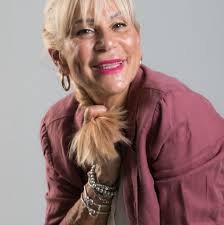 Samira Lui ieri e oggi. Com'era la valletta prima del successo:  https://fanpa.ge/f5jVy