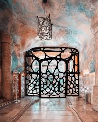 La Pedrera Casa Mila Barcellona Spain Entryway Tables Decoration And Furniture Casa Mila