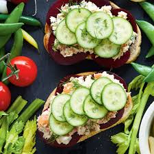 Tartines Danoises Au Saumon Et A L Aneth Smorrebrod Ricardo Recipe Smorrebrod Recipe Open Faced Sandwich Smorrebrod