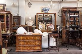 Der neue riesenflohmarkt für deine gebrauchten waren direkt am gelände des huma eleven in 1110 wien. Vintage Und 2nd Hand Mobel In Wien Stadtbekannt