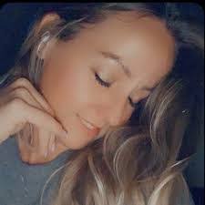 Kayla Ard's Instagram, Twitter & Facebook