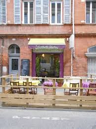 Quand vous arrivez au restaurant la belle saison localisã© ã toulouse, vous ãªtes ravies par la dã©coration authentique de la salle. Eating Violets In The Pink City Toulouse France The Nomadic Vegan