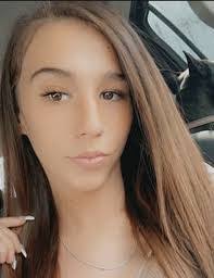 Karen Beauchamp's Instagram, Twitter & Facebook