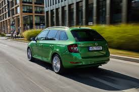 Škoda fabia combi nabízí dostatek prostoru pro cestující a jejich zavazadla. Next Generation Skoda Fabia To Keep Wagon Body Style Carscoops
