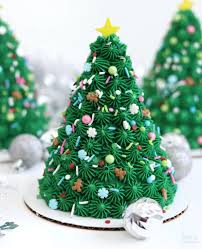 Tons of tips and ideas to trim the perfect tree this holiday season. How To Make Mini Christmas Tree Cakes Sugar Sparrow
