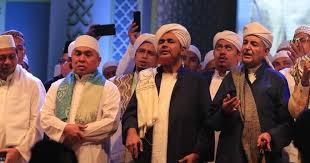 Check spelling or type a new query. Teks Mahallul Qiyam Maulid Diba I Lengkap Arab Latin Dan Terjemahannya Galeri Kitab Kuning